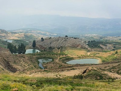 Jabal El-Kneisseh Springs